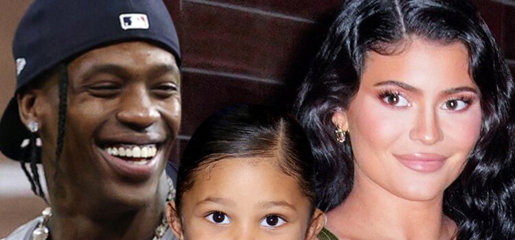 kylie-jenner-and-stormi-fly-out-to-support-travis-scott-at-first-arena-show
