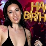 bhad-bhabie-celebrates-20th-birthday-by-giving-her-mom-a-lap-dance